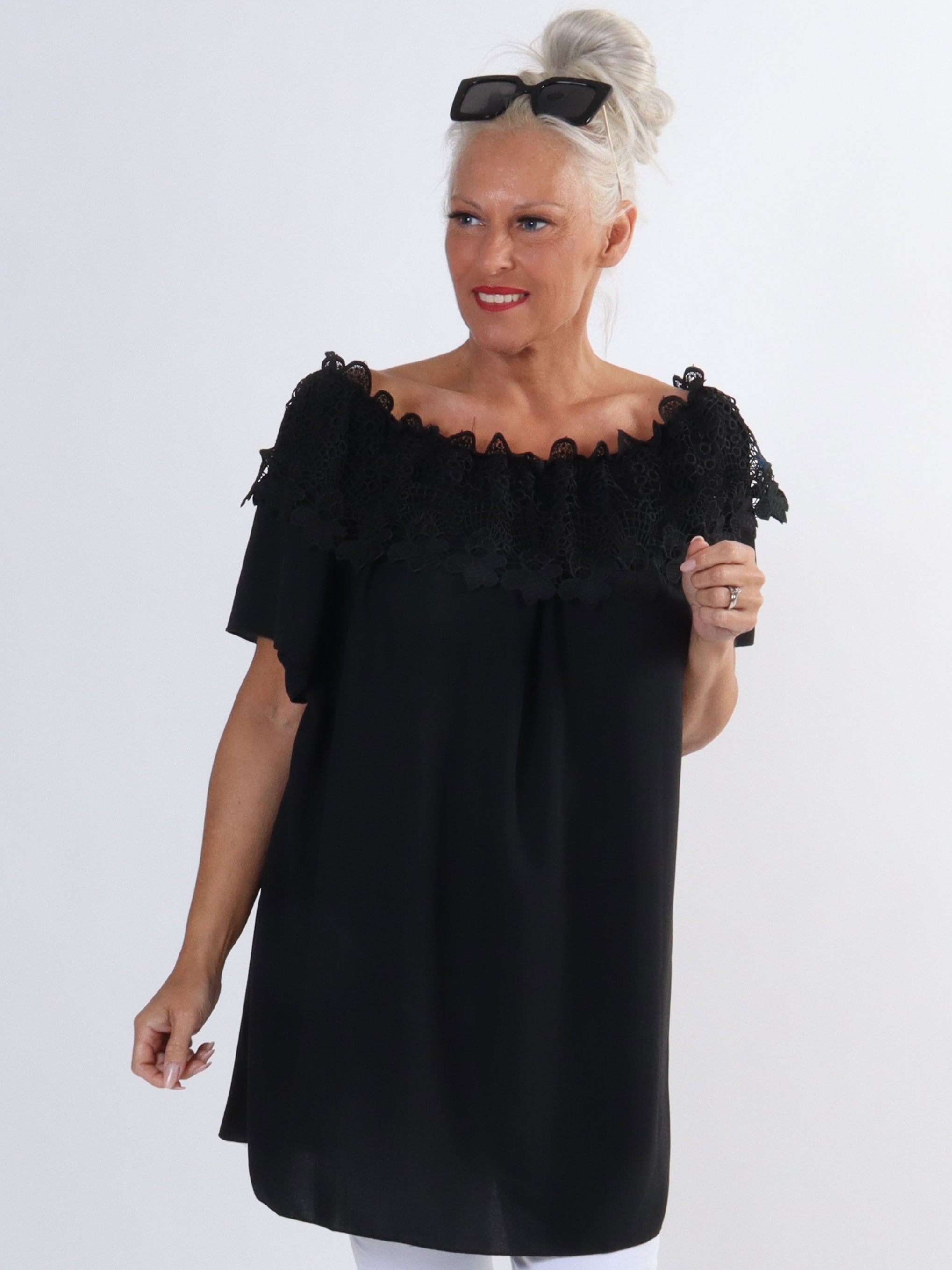 Sydney - Söt tunika i plus size med broderier